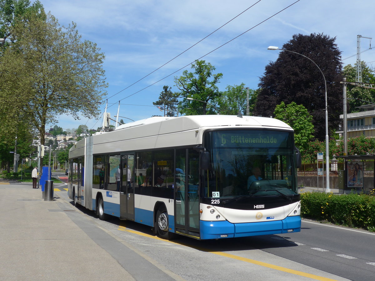 (171'276) - VBL Luzern - Nr. 225 - Hess/Hess Gelenktrolleybus am 22. Mai 2016 in Luzern, Verkehrshaus