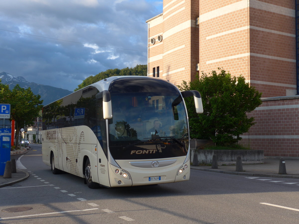 (171'685) - Aus Italien: Fonti, Citt di Castello - EK-764 VV - Irisbus am 12. Juni 2016 beim Bahnhof Spiez
