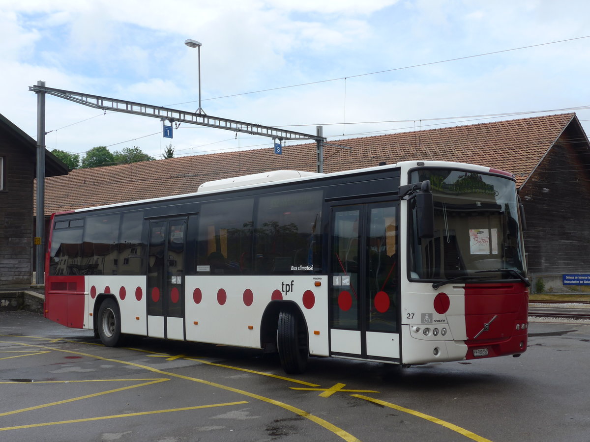 (171'807) - TPF Fribourg - Nr. 27/FR 300'352 - Volvo am 13. Juni 2016 beim Bahnhof Chtel-St-Denis