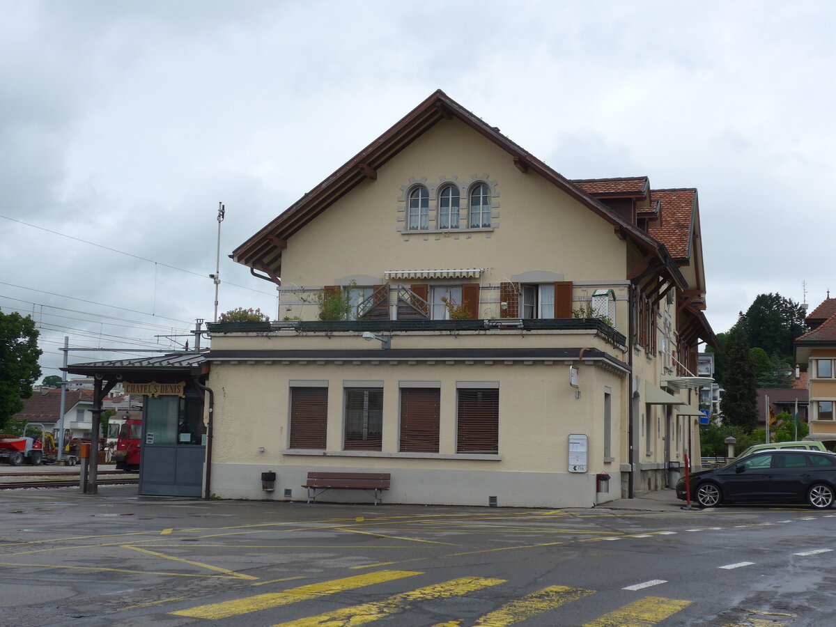 (171'813) - TPF-Haltestelle am 13. Juni 2016 beim Bahnhof Chtel-St-Denis