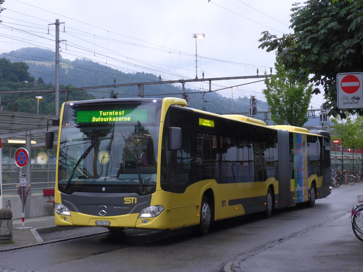 (171'947) - STI Thun - Nr. 171/BE 752'171 - Mercedes am 25. Juni 2016 beim Bahnhof Thun