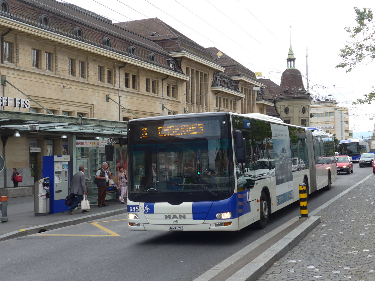 (172'131) - TL Lausanne - Nr. 645/VD 293'690 - MAN am 25. Juni 2016 beim Bahnhof Lausanne