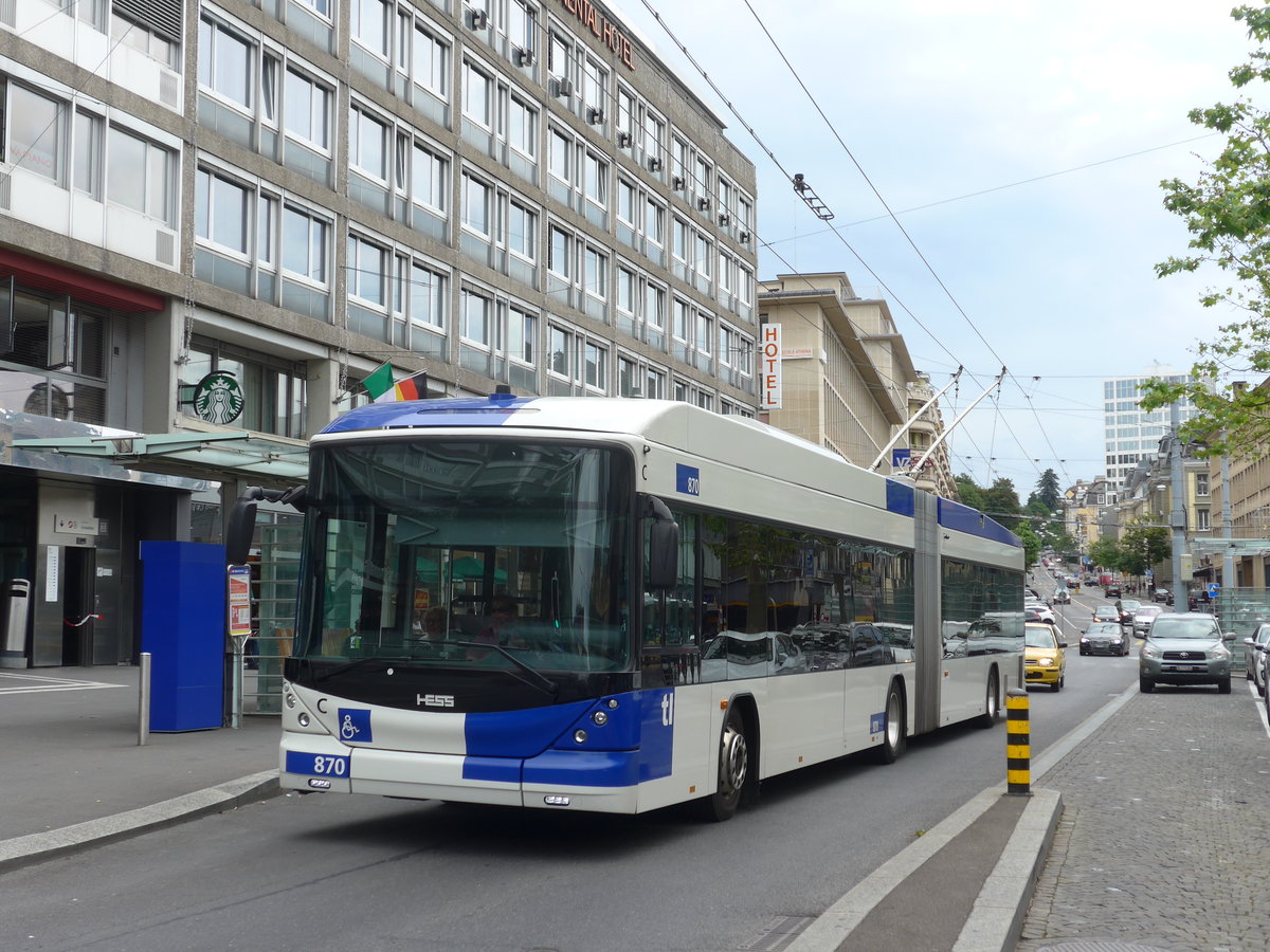 (172'135) - TL Lausanne - Nr. 870 - Hess/Hess Gelenktrolleybus am 25. Juni 2016 beim Bahnhof Lausanne