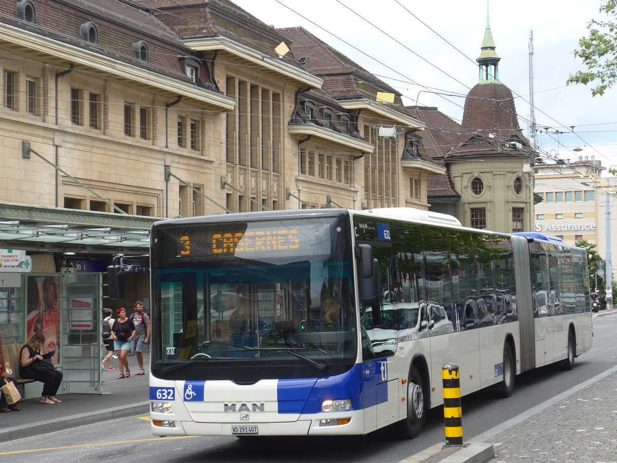 (172'136) - TL Lausanne - Nr. 632/VD 291'407 - MAN am 25. Juni 2016 beim Bahnhof Lausanne
