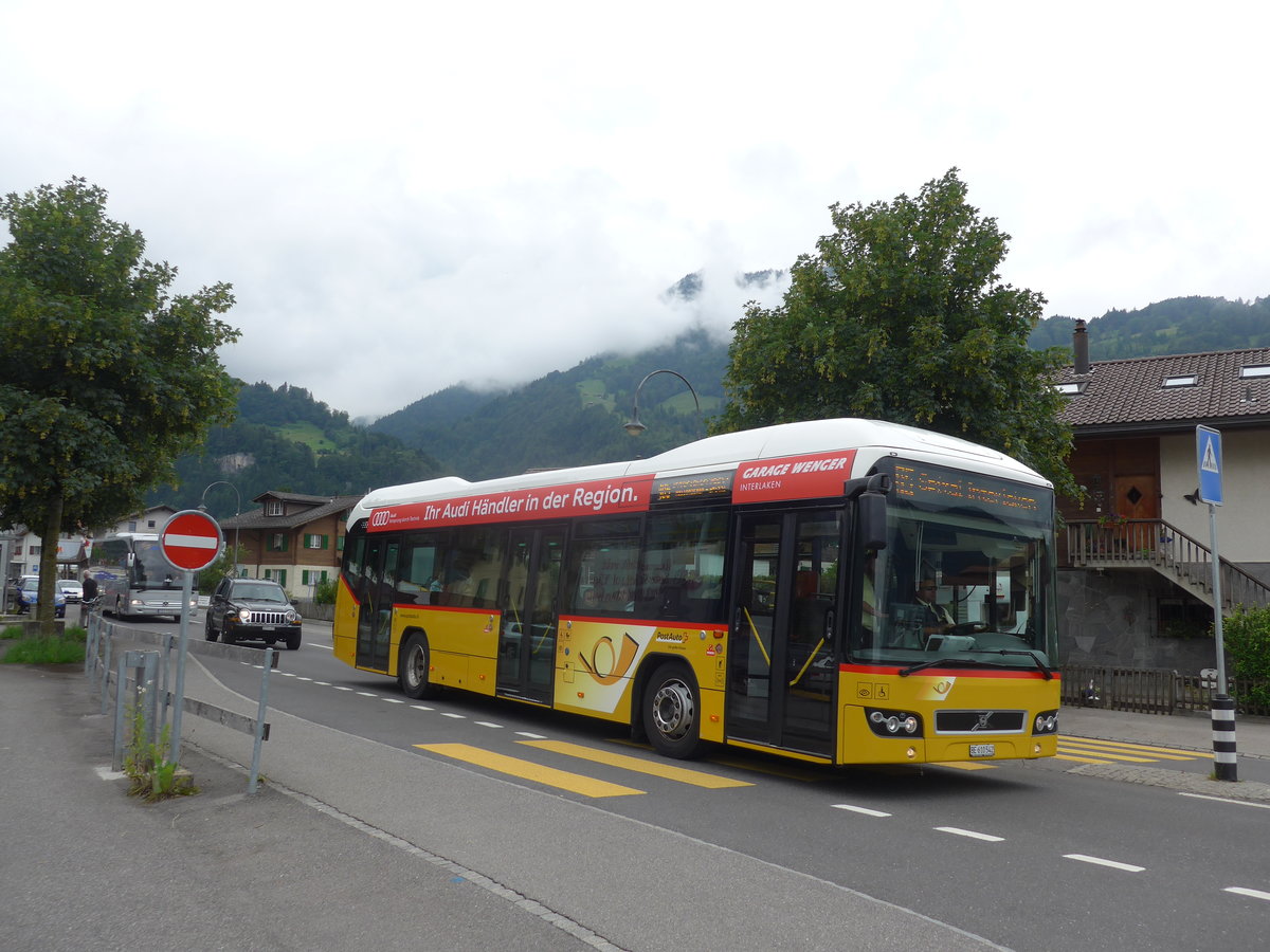 (172'513) - PostAuto Bern - BE 610'542 - Volvo am 26. Juni 2016 beim Bahnhof Wilderswil
