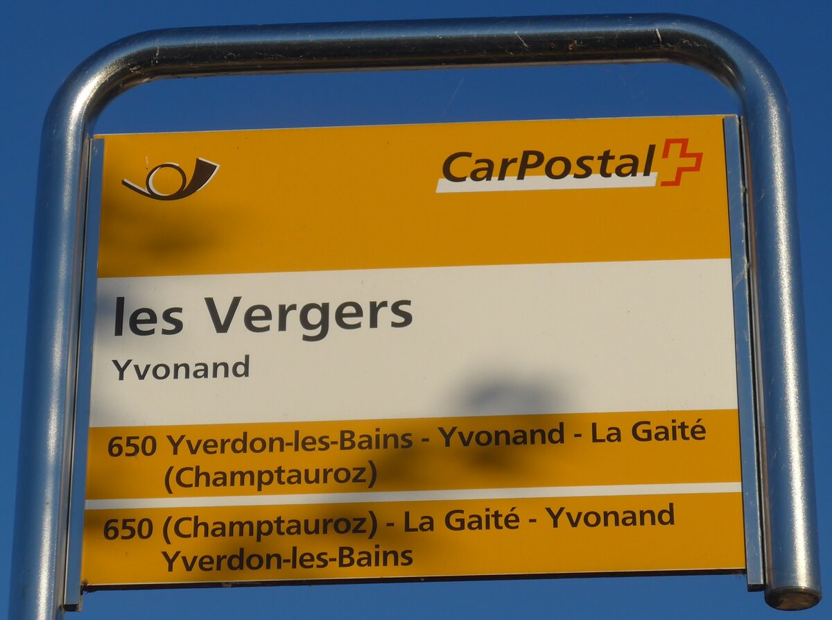 (173'144) - PostAuto-Haltestellenschild - Yvonand, les Vergers - am 19. Juli 2016