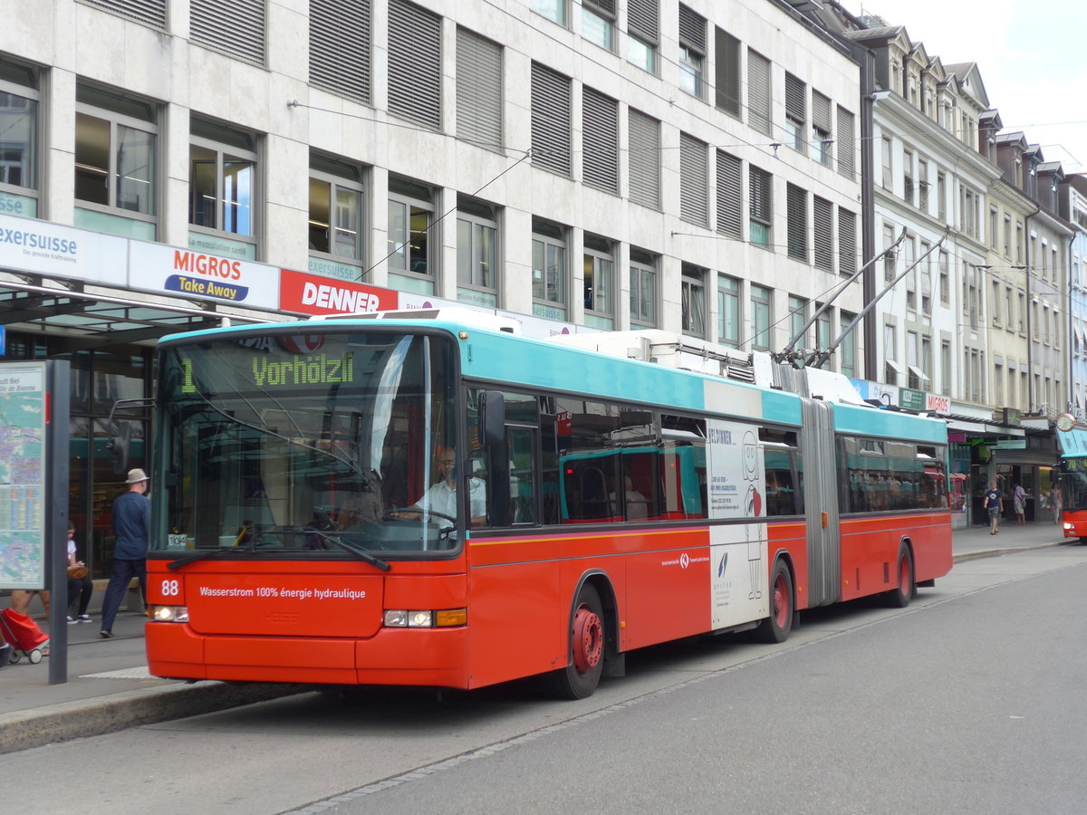 (173'605) - VB Biel - Nr. 88 - NAW/Hess Gelenktrolleybus am 1. August 2016 in Biel, Guisanplatz