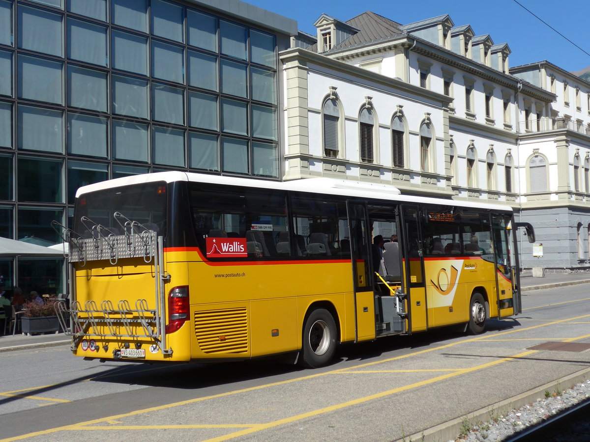 (173'696) - PostAuto Wallis - VS 403'660 - Setra am 7. August 2016 beim Bahnhof Brig