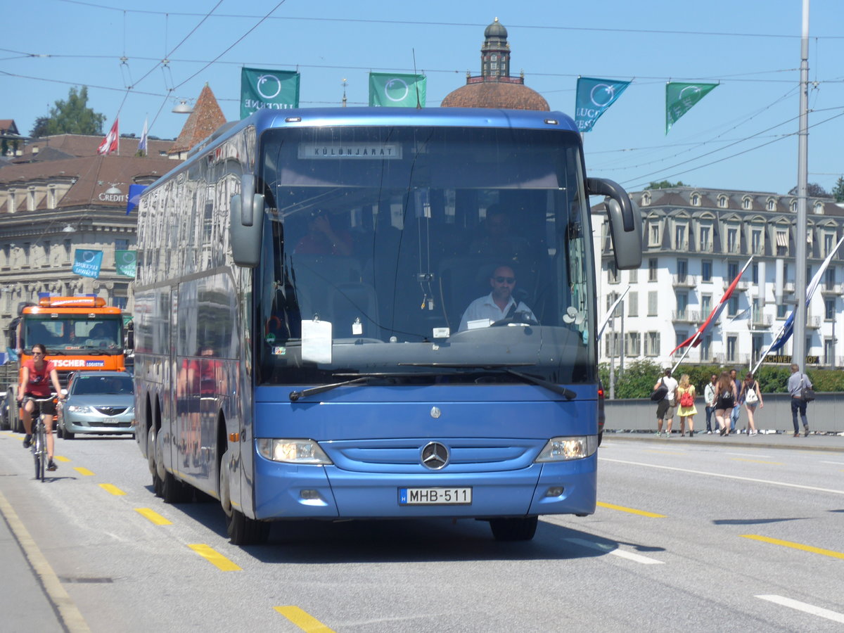 (173'804) - Aus Ungarn: ??? - MHB-511 - Mercedes am 8. August 2016 in Luzern, Bahnhofbrcke