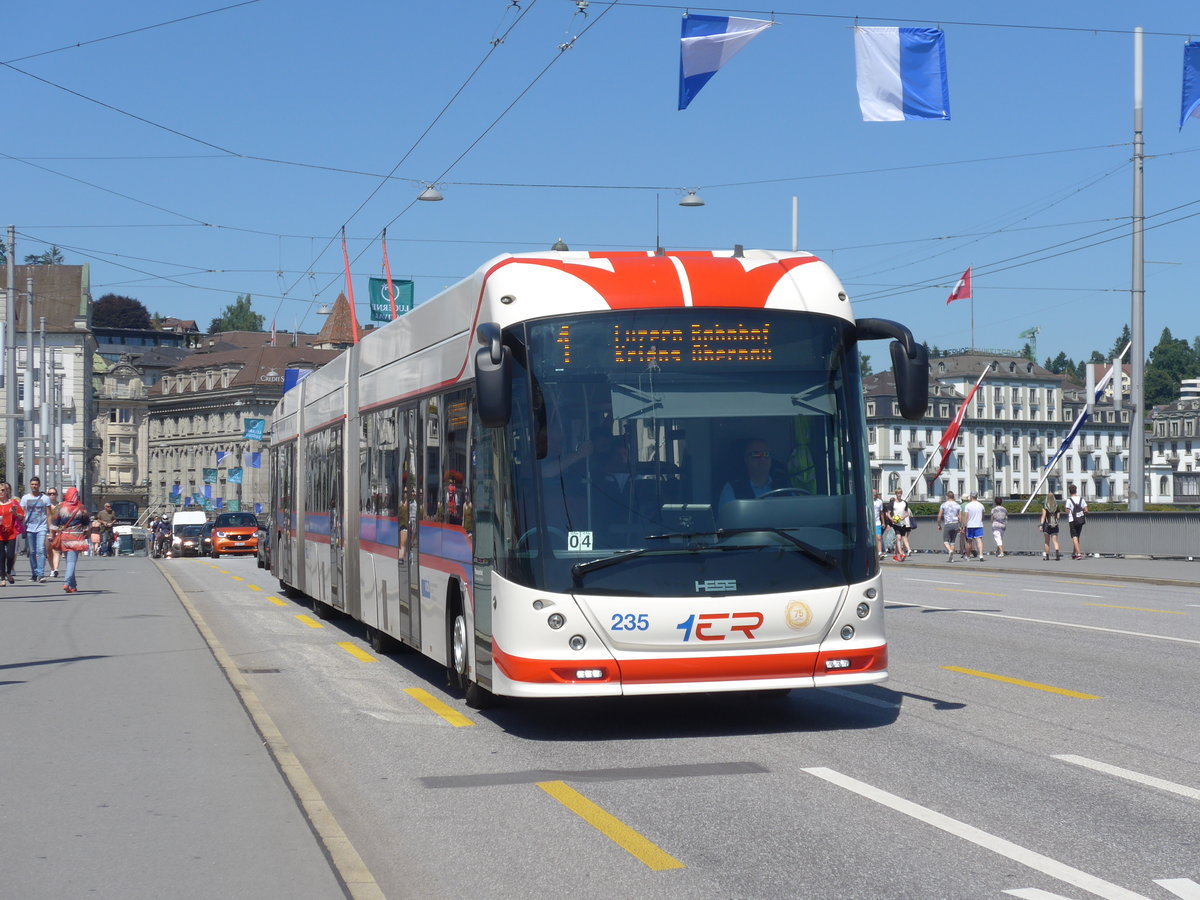 (173'826) - VBL Luzern - Nr. 235 - Hess/Hess Doppelgelenktrolleybus am 8. August 2016 in Luzern, Bahnhofbrcke