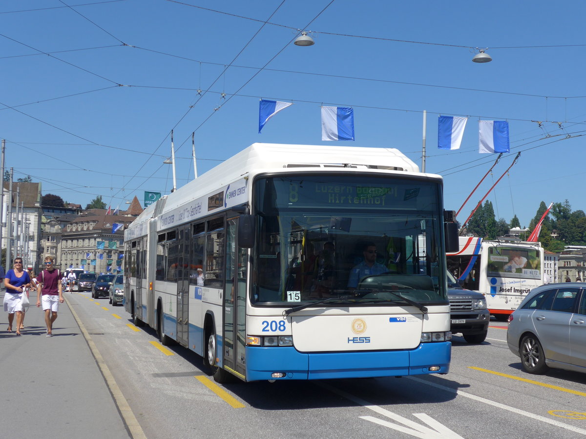 (173'841) - VBL Luzern - Nr. 208 - Hess/Hess Gelenktrolleybus am 8. August 2016 in Luzern, Bahnhofbrcke