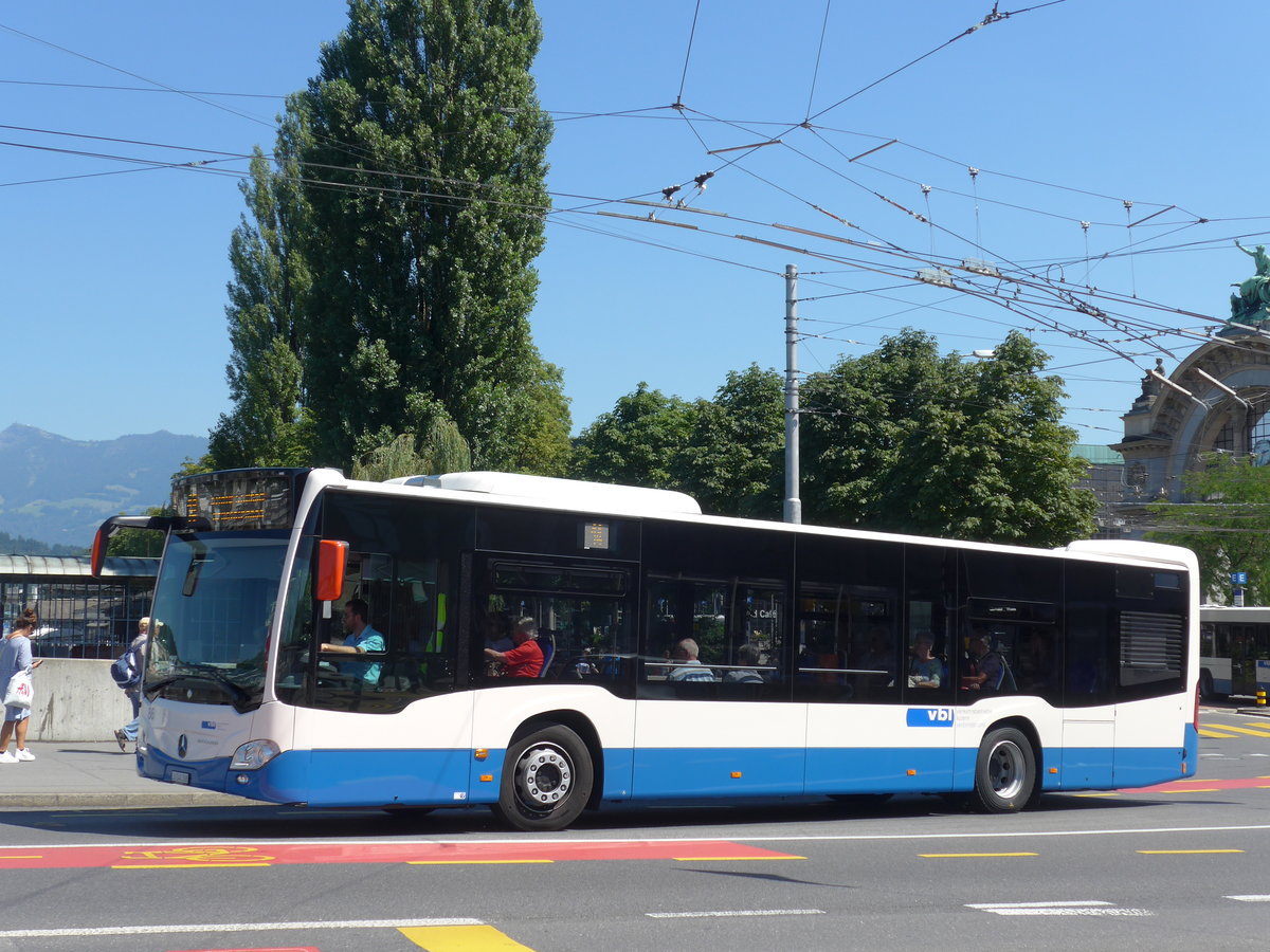 (173'842) - VBL Luzern - Nr. 86/LU 240'308 - Mercedes am 8. August 2016 beim Bahnhof Luzern