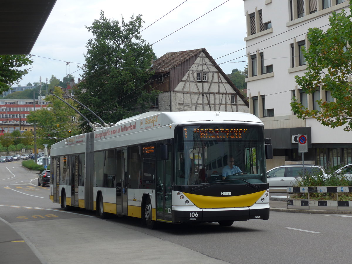 (173'928) - VBSH Schaffhausen - Nr. 106 - Hess/Hess Gelenktrolleybus am 20. August 2016 beim Bahnhof Schaffhausen