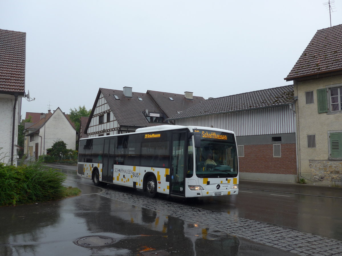 (174'098) - Aus der Schweiz: SB Schaffhausen - Nr. 19/SH 54'319 - Mercedes am 20. August 2016 in Bsingen, Brgerhaus