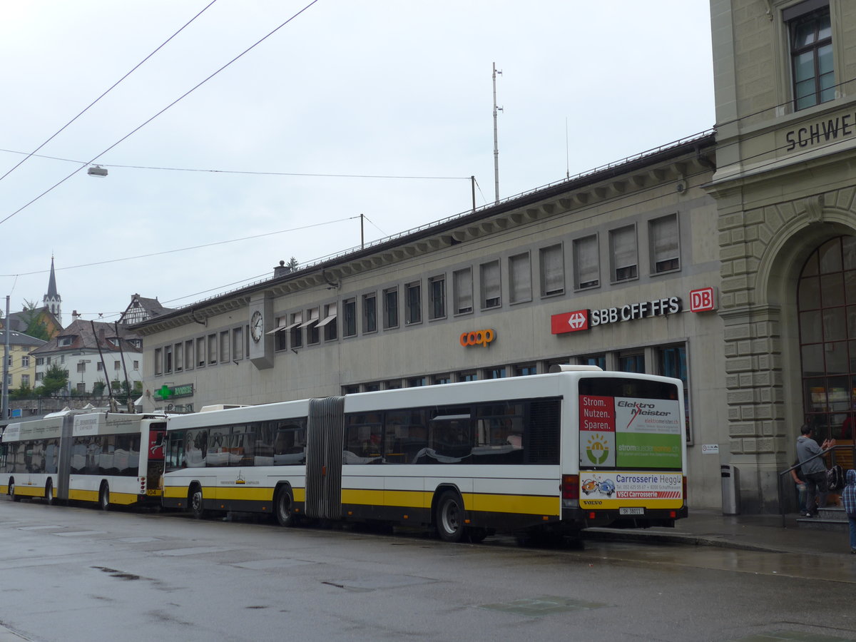 (174'102) - VBSH Schaffhausen - Nr. 11/SH 38'011 - Volvo/Hess am 20. August 2016 beim Bahnhof Schaffhausen