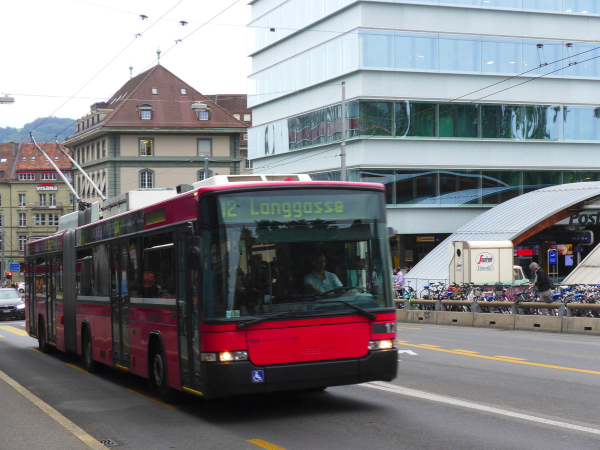 (174'558) - Bernmobil, Bern - Nr. 12 - NAW/Hess Gelenktrolleybus am 4. September 2016 in Bern, Schanzenstrasse