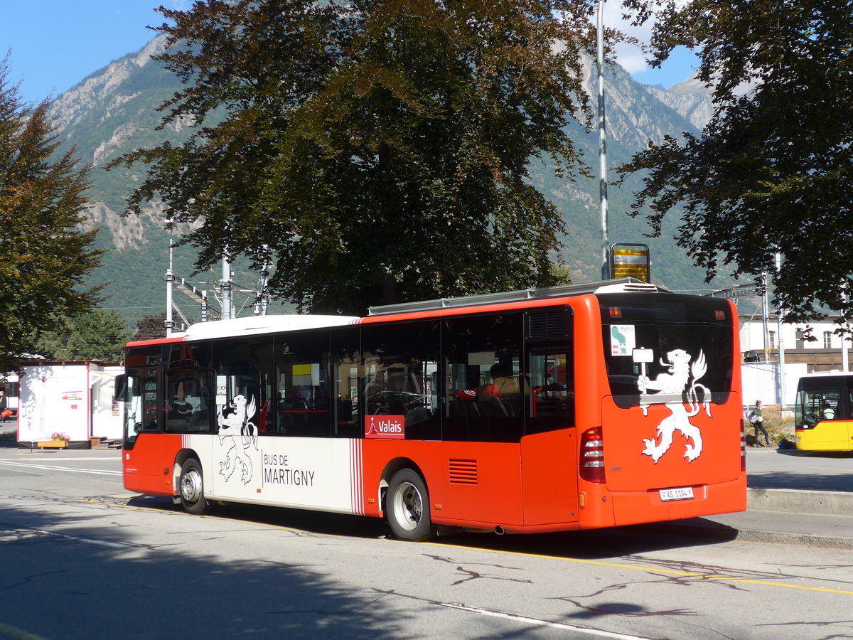 (175'130) - TMR Martigny - Nr. 121/VS 1104 - Mercedes am 24. September 2016 beim Bahnhof Martigny