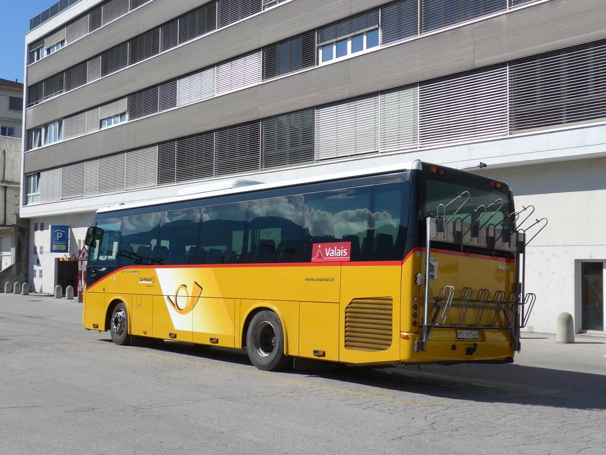 (175'142) - PostAuto Wallis - Nr. 14/VS 309'540 - Irisbus (ex Theytaz, Sion) am 24. September 2016 beim Bahnhof Sion