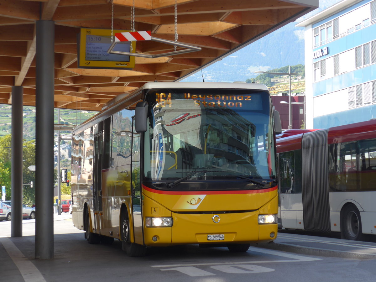 (175'144) - PostAuto Wallis - Nr. 14/VS 309'540 - Irisbus (ex Theytaz, Sion) am 24. September 2016 beim Bahnhof Sion