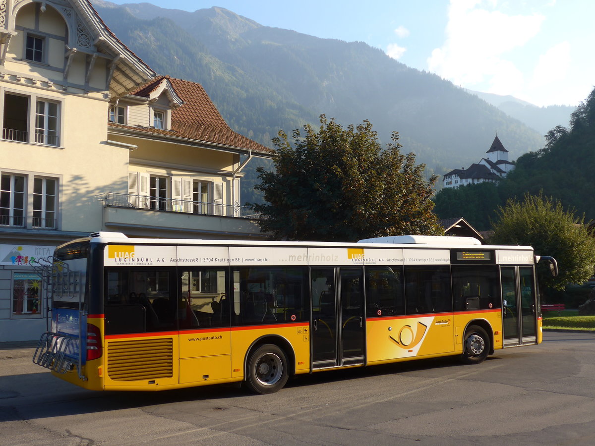 (175'173) - PostAuto Bern - BE 653'386 - Mercedes am 24. September 2016 beim Bahnhof Wimmis