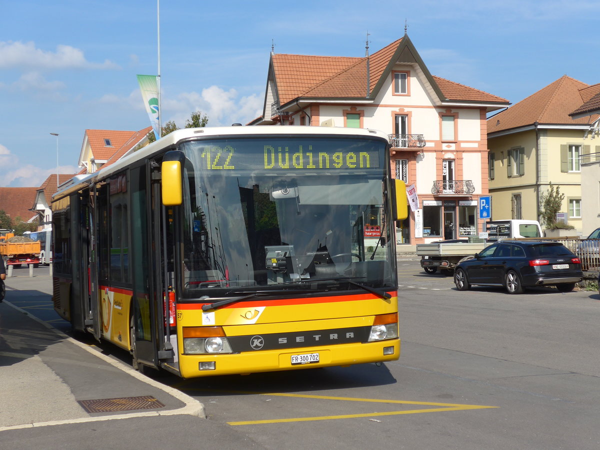(175'234) - Interbus, Yverdon - Nr. 57/FR 300'702 - Setra (ex AVA Aarberg Nr. 12; ex AVA Aarberg Nr. 5) am 26. September 2016 beim Bahnhof Kerzers (Einsatz Klopfstein)