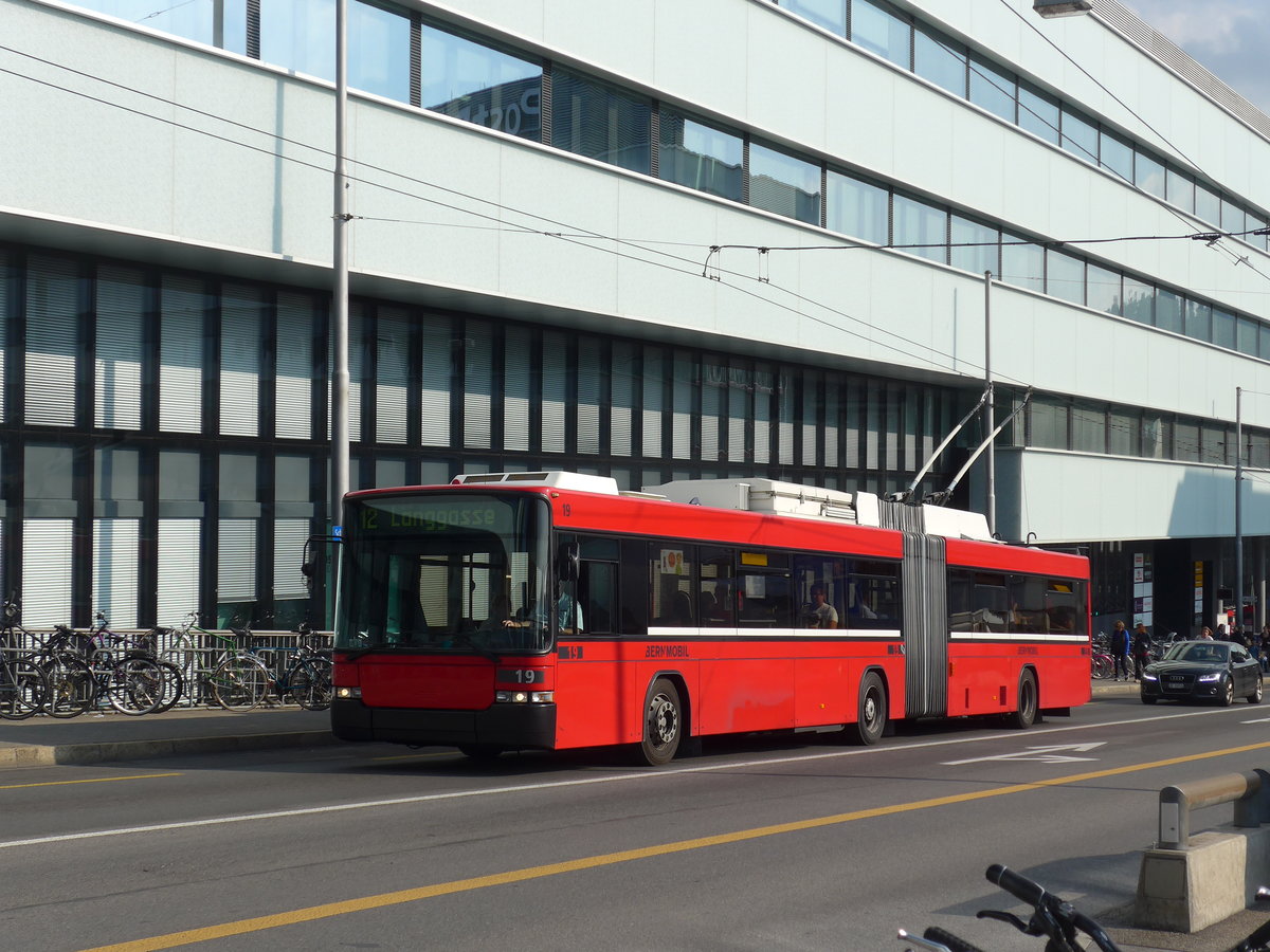 (175'241) - Bernmobil, Bern - Nr. 19 - NAW/Hess Gelenktrolleybus am 26. September 2016 in Bern, Schanzenstrasse