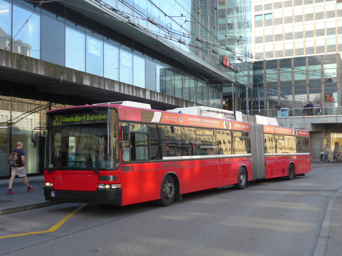 (175'264) - Bernmobil, Bern - Nr. 3 - NAW/Hess Gelenktrolleybus am 26. September 2016 beim Bahnhof Bern