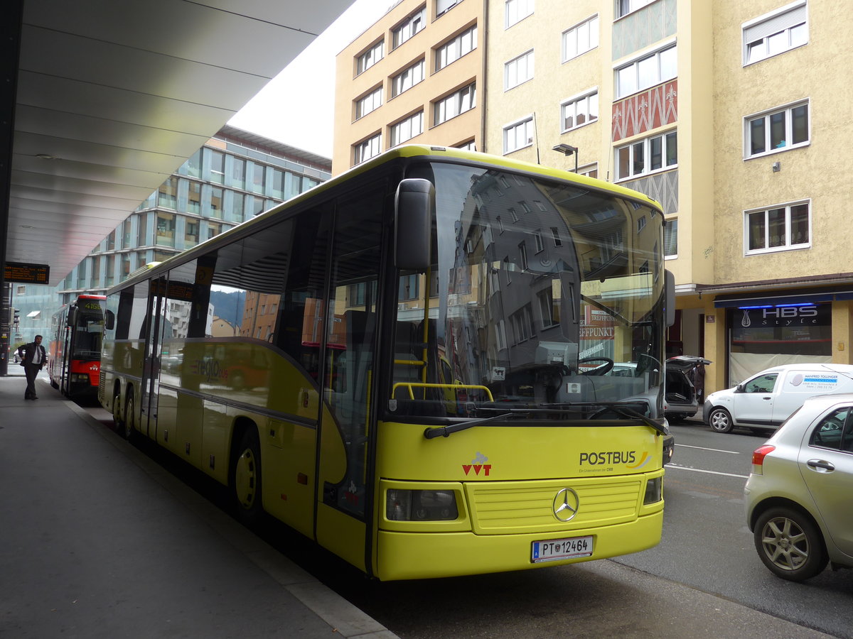 (175'733) - PostBus - PT 12'464 - Mercedes am 18. Oktober 2016 beim Bahnhof Innsbruck