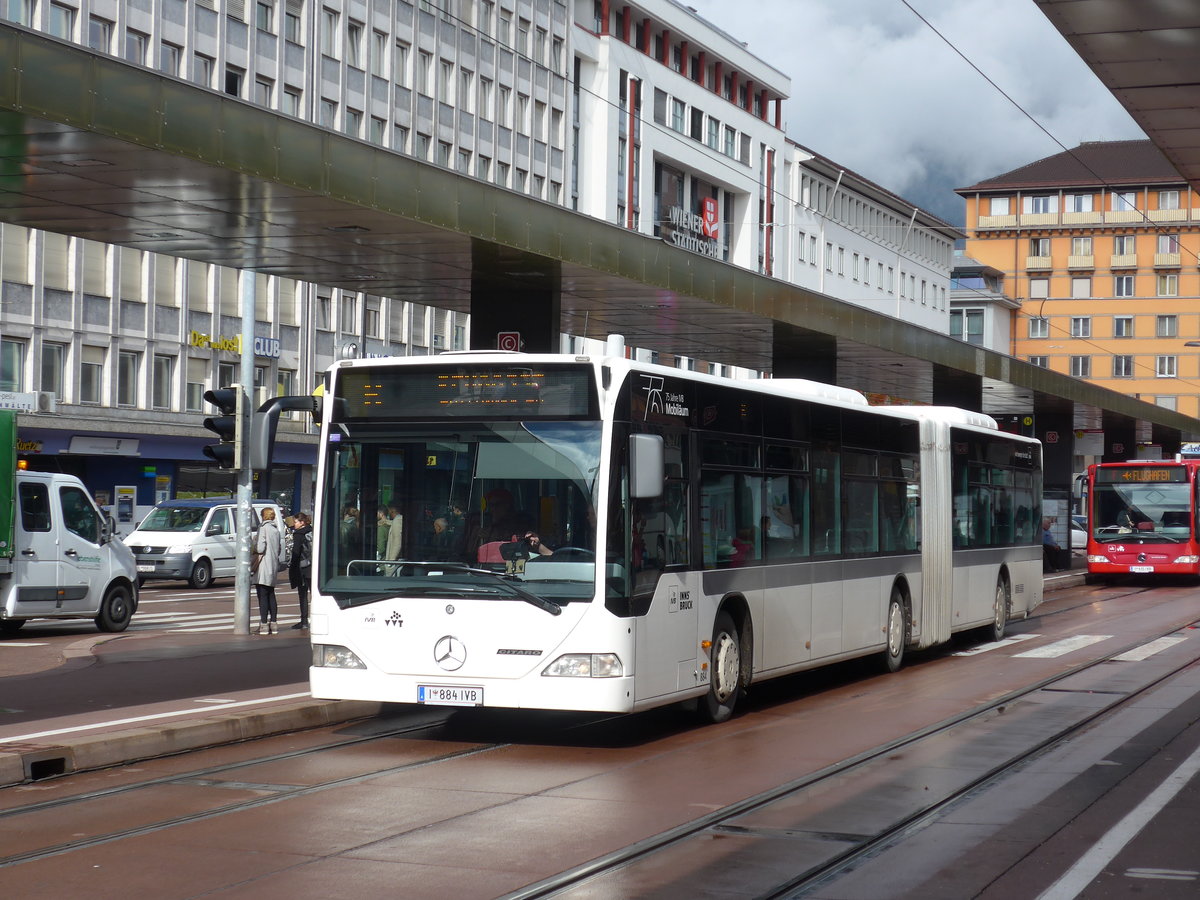 (175'756) - IVB Innsbruck - Nr. 884/I 884 IVB - Mercedes am 18. Oktober 2016 beim Bahnhof Innsbruck