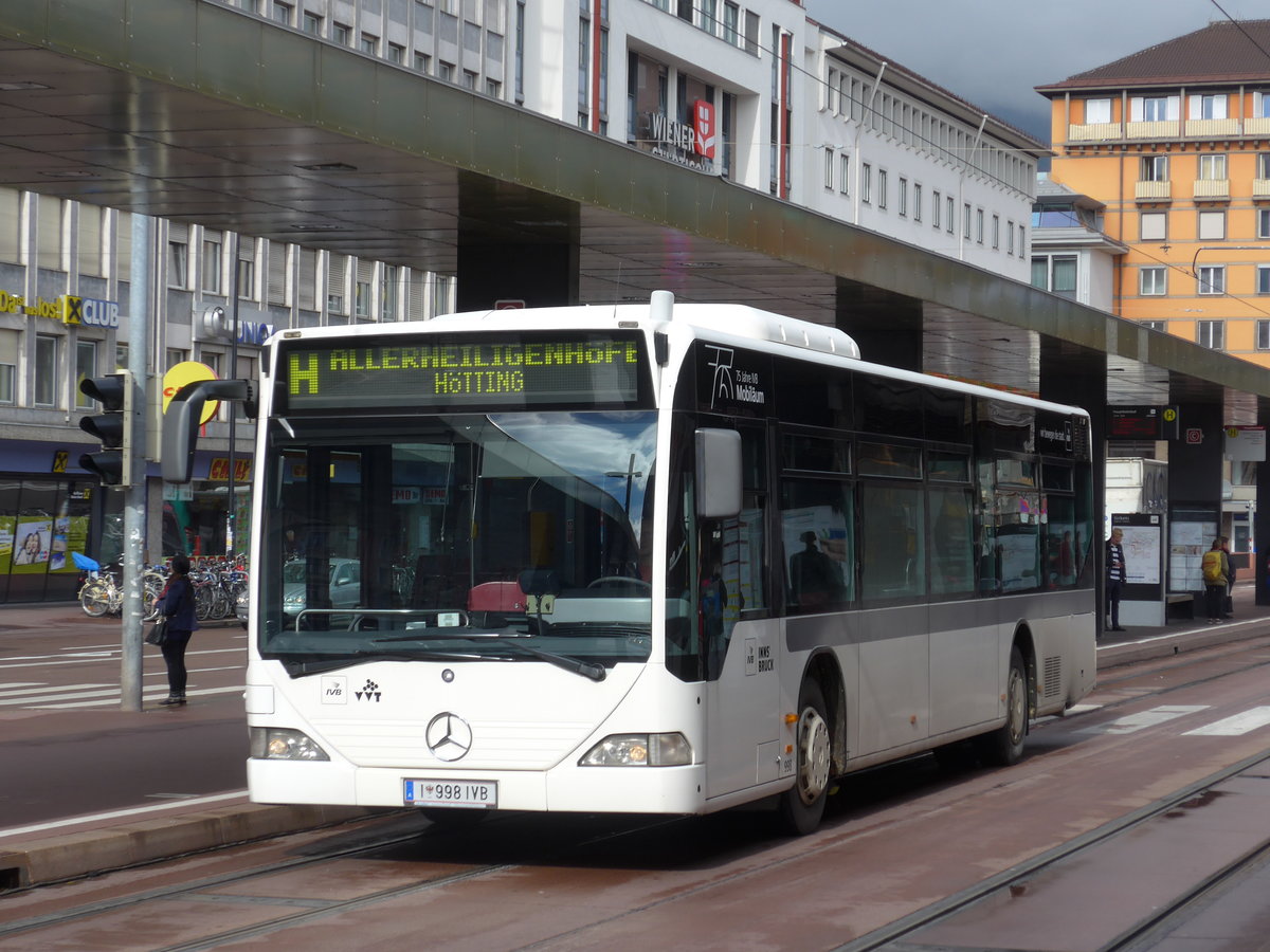 (175'770) - IVB Innsbruck - Nr. 998/I 998 IVB - Mercedes am 18. Oktober 2016 beim Bahnhof Innsbruck