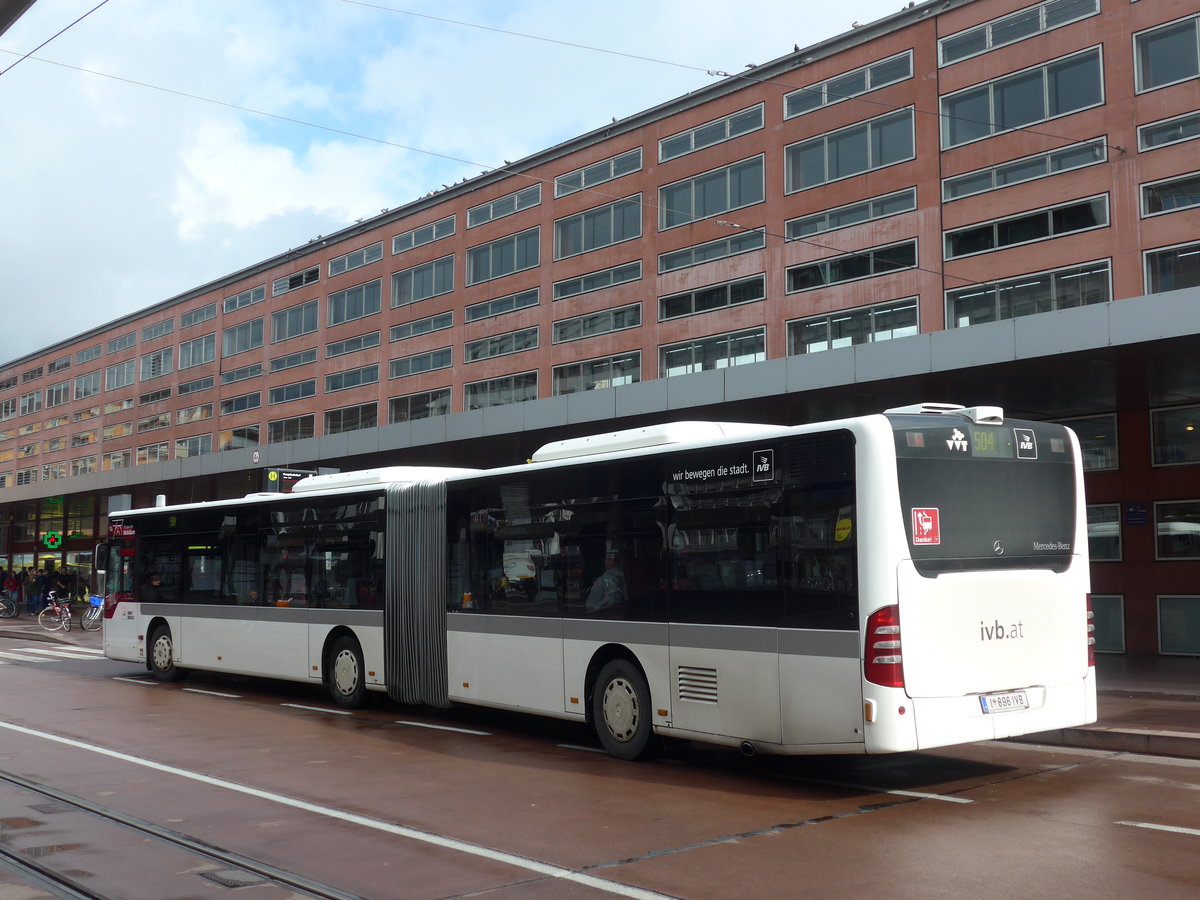 (175'771) - IVB Innsbruck - Nr. 896/I 896 IVB - Mercedes am 18. Oktober 2016 beim Bahnhof Innsbruck