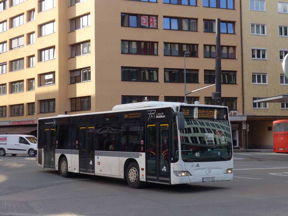 (175'868) - IVB Innsbruck - Nr. 620/I 620 IVB - Mercedes am 18. Oktober 2016 beim Bahnhof Innsbruck