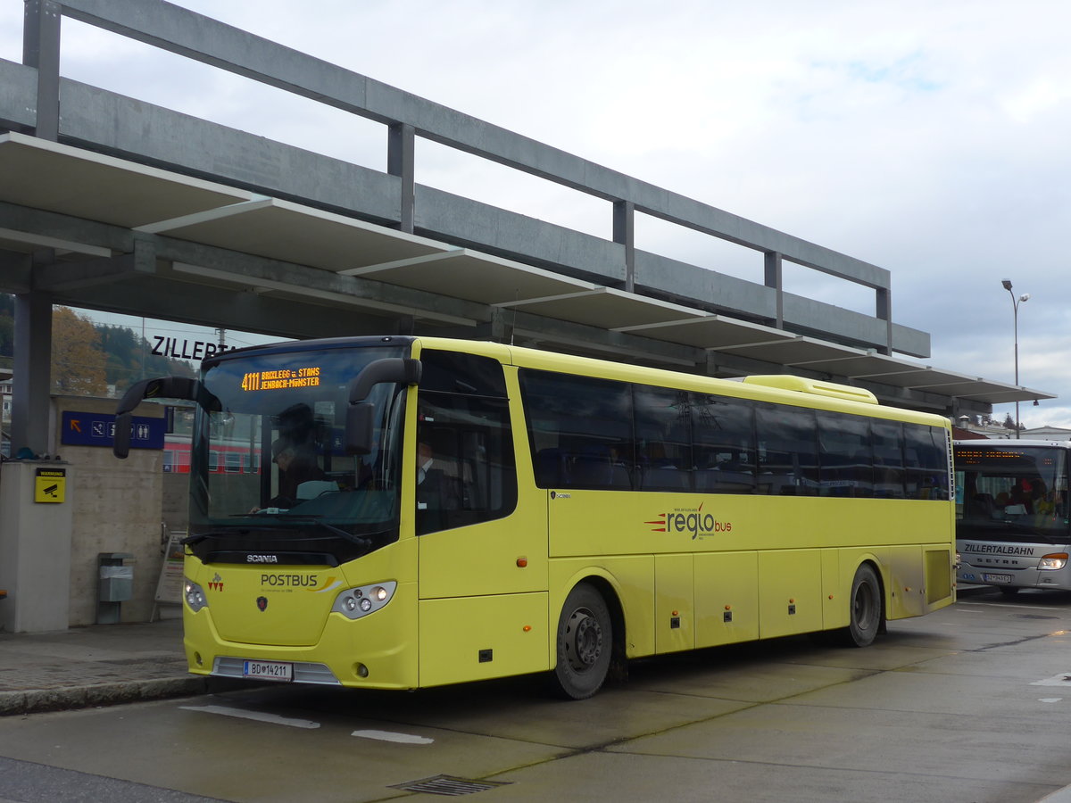 (176'017) - PostBus - BD 14'211 - Scania am 20. Oktober 2016 beim Bahnhof Jenbach