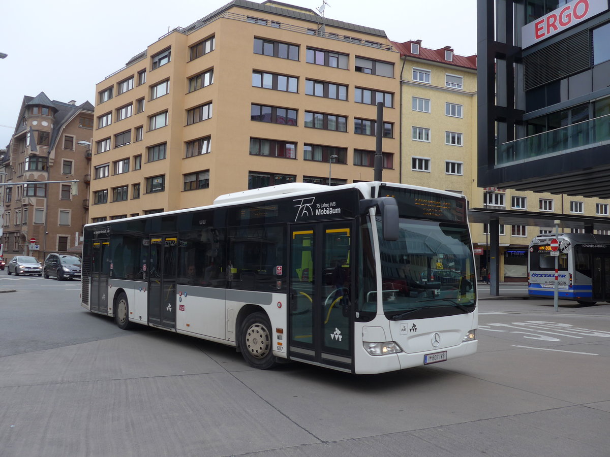 (176'166) - IVB Innsbruck - Nr. 607/I 607 IVB - Mercedes am 21. Oktober 2016 beim Bahnhof Innsbruck