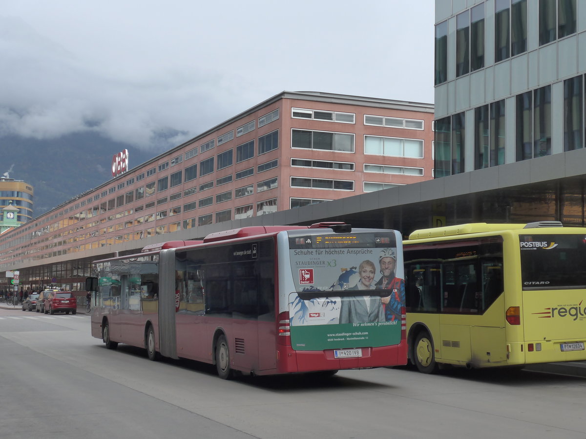 (176'180) - IVB Innsbruck - Nr. 420/I 420 IVB - Mercedes am 21. Oktober 2016 beim Bahnhof Innsbruck