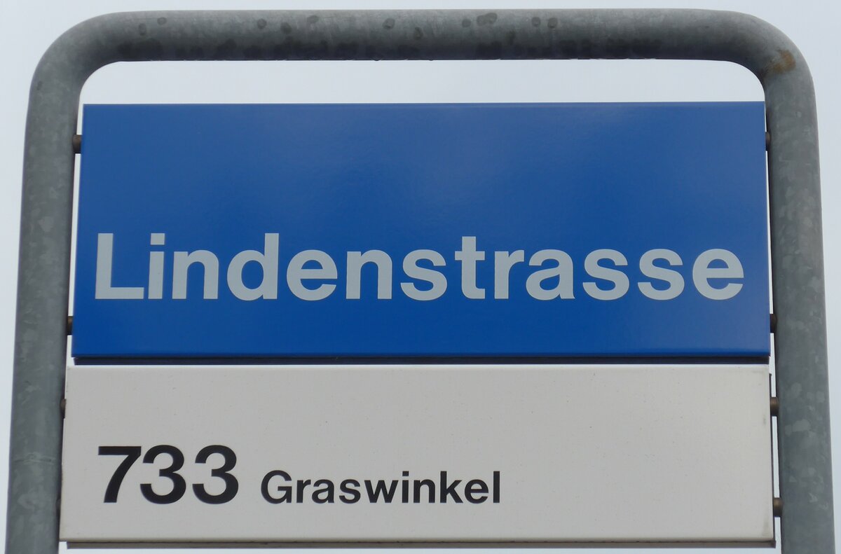 (176'279) - ZVV-Haltestellenschild - Kloten, Lindenstrasse - am 23. Oktober 2016