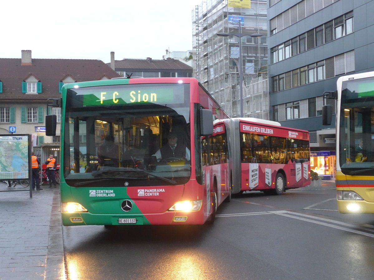 (176'578) - STI Thun - Nr. 137/BE 801'137 - Mercedes am 5. November 2016 beim Bahnhof Thun