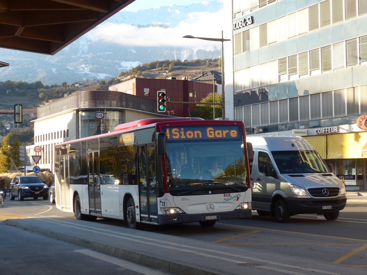 (176'630) - PostAuto Wallis - Nr. 72/VS 415'457 - Mercedes (ex Lathion, Sion Nr. 72) am 12. November 2016 beim Bahnhof Sion