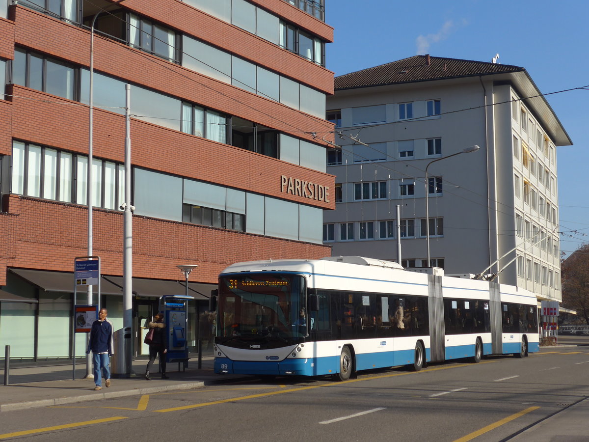 (176'933) - VBZ Zrich - Nr. 89 - Hess/Hess Doppelgelenktrolleybus am 6. Dezember 2016 in Schlieren, Zentrum/Bahnhof