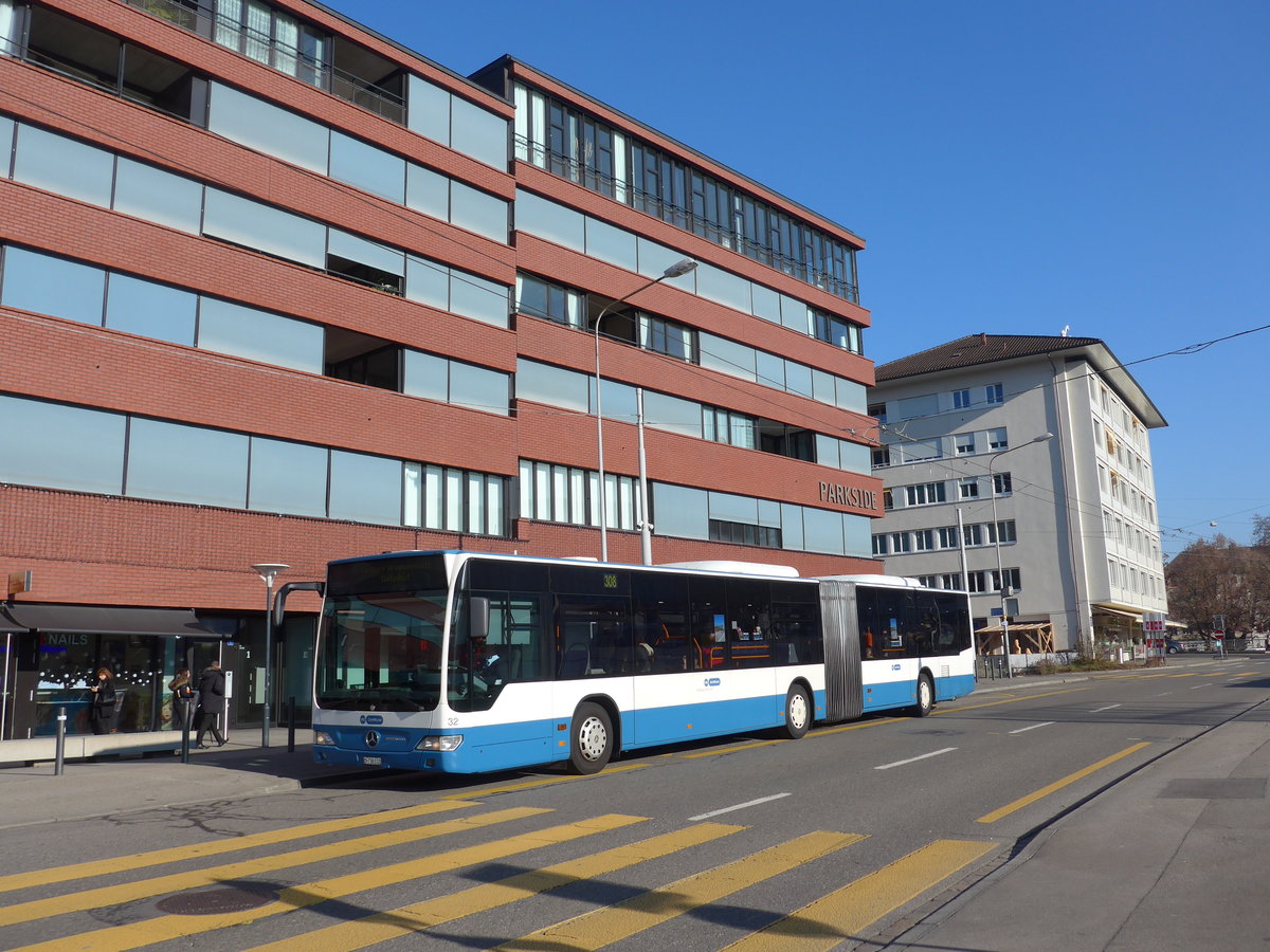 (176'953) - Limmat Bus, Dietikon - Nr. 32/ZH 738'032 - Mercedes am 6. Dezember 2016 in Schlieren, Zentrum/Bahnhof