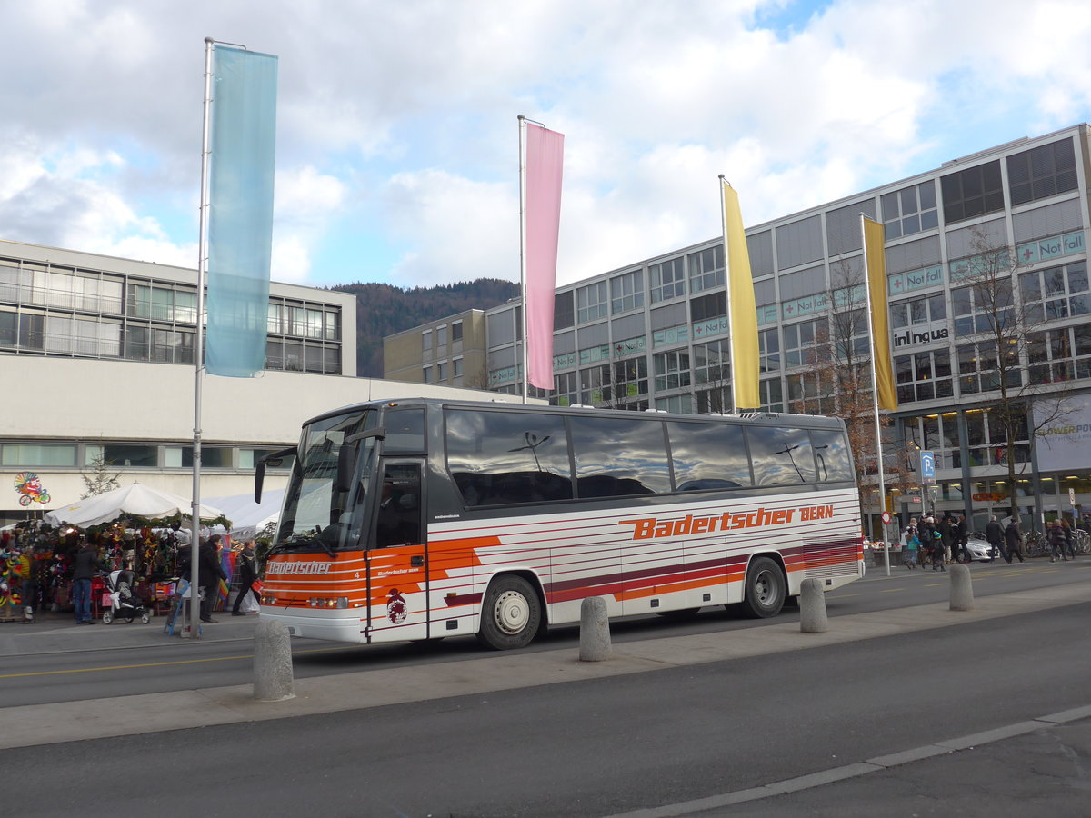 (177'211) - Badertscher, Bern - Nr. 4/BE 26'939 - Volvo/Drgmller am 11. Dezember 2016 beim Bahnhof Thun