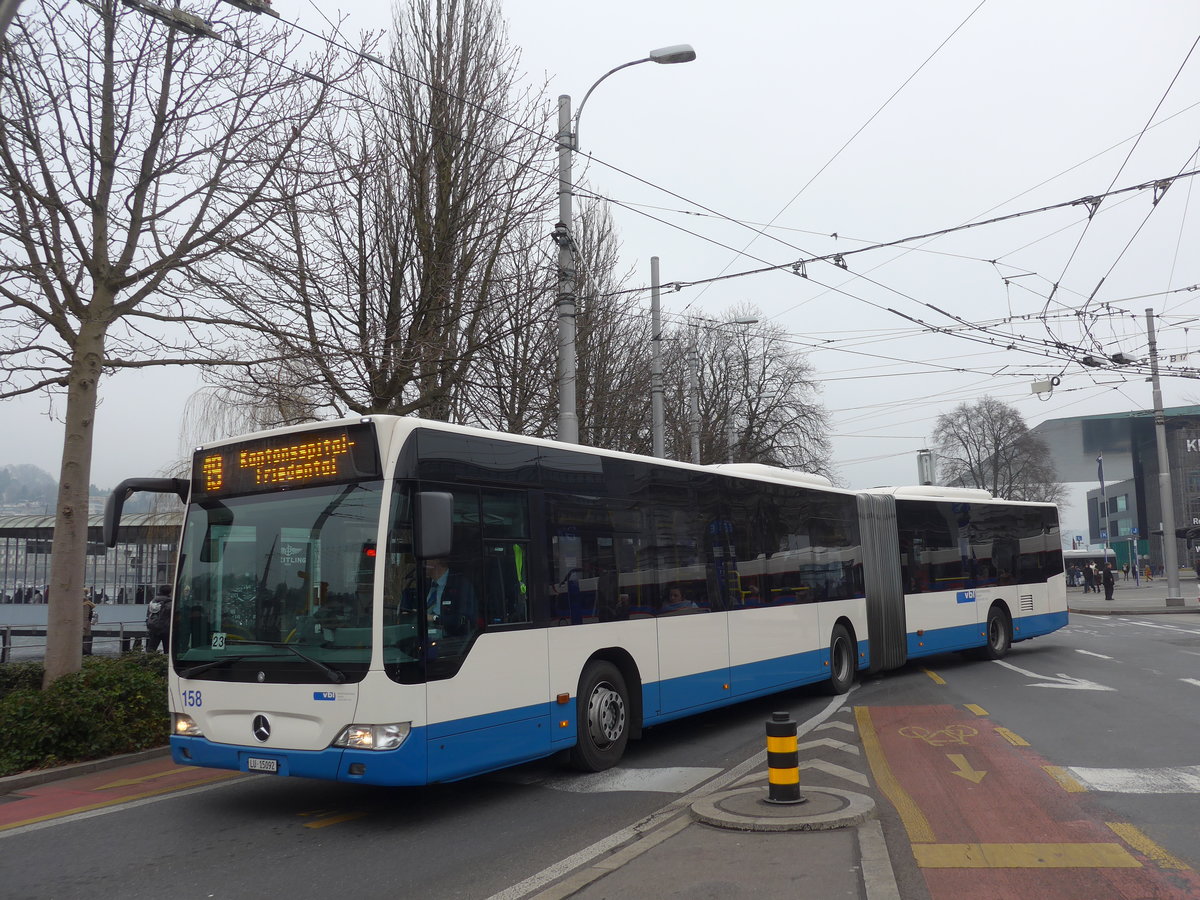 (177'451) - VBL Luzern - Nr. 158/LU 15'092 - Mercedes am 30. Dezember 2016 beim Bahnhof Luzern