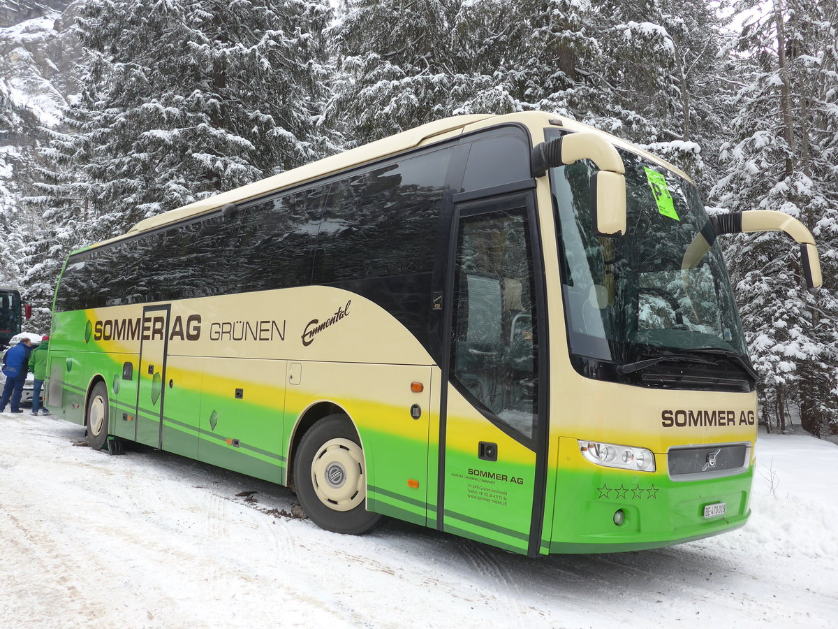 (177'812) - Sommer, Grnen - BE 470'018 - Volvo am 7. Januar 2017 in Adelboden, Unter dem Birg