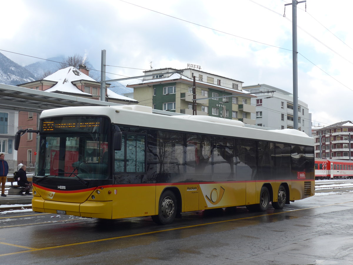 (178'038) - PostAuto Wallis - VS 241'983 - Scania/Hess am 15. Januar 2017 beim Bahnhof Brig