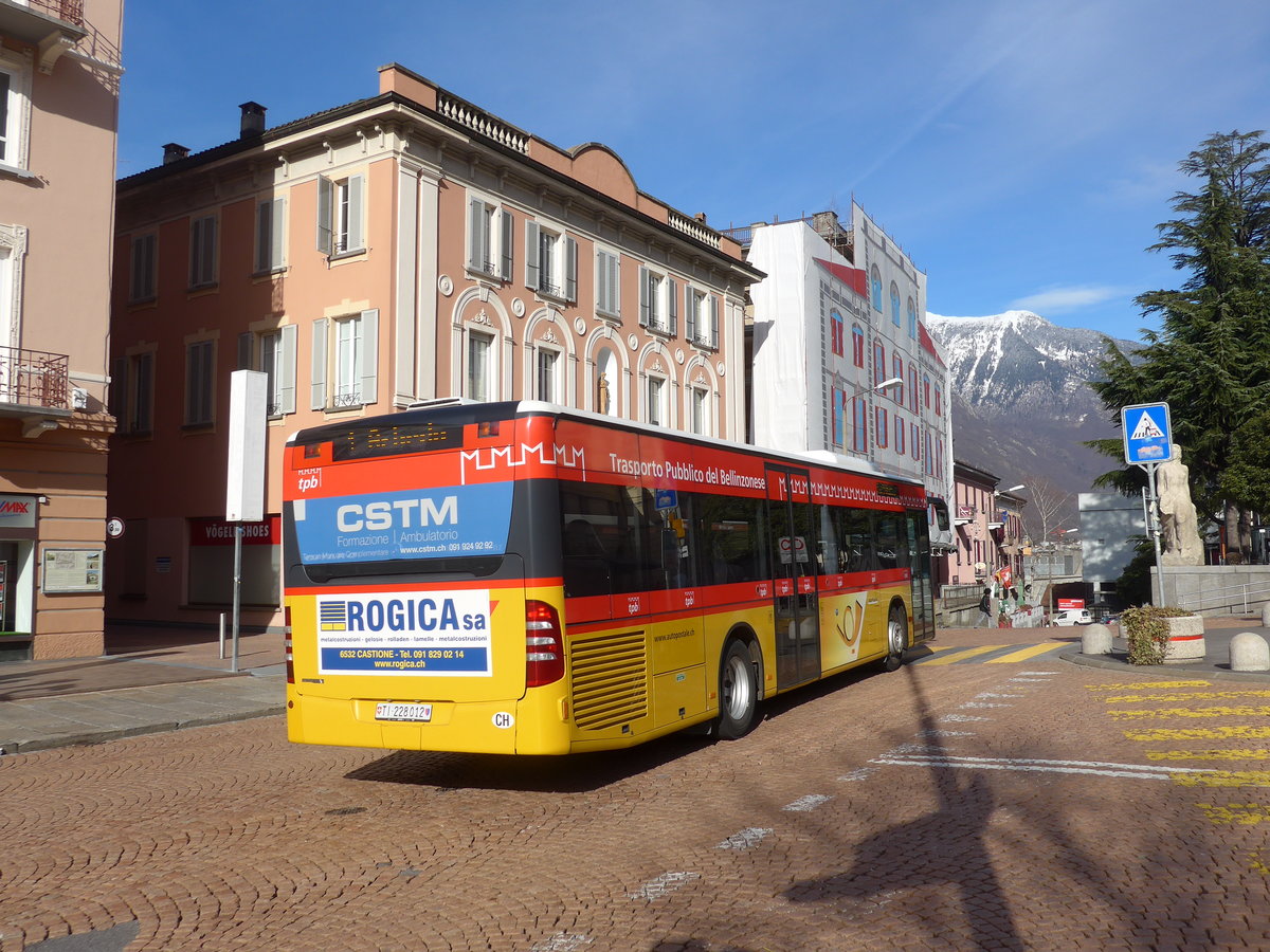 (178'362) - AutoPostale Ticino - TI 228'012 - Mercedes am 7. Februar 2017 beim Bahnhof Bellinzona