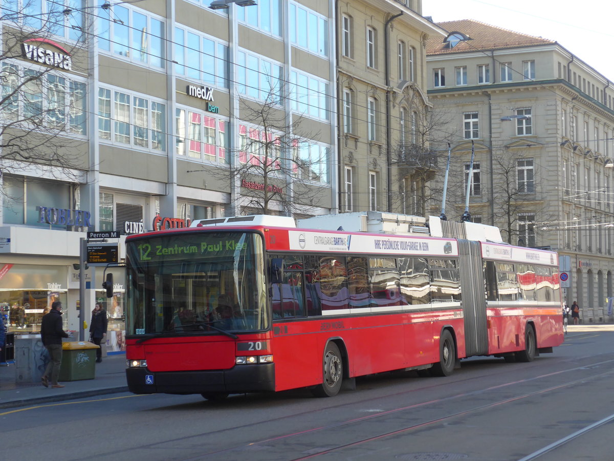 (178'687) - Bernmobil, Bern - Nr. 20 - NAW/Hess Gelenktrolleybus am 20. Februar 2017 beim Bahnhof Bern