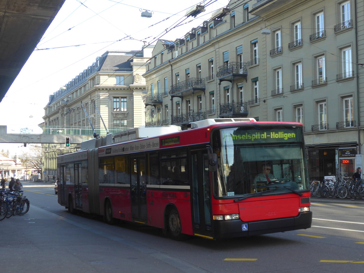 (178'860) - Bernmobil, Bern - Nr. 8 - NAW/Hess Gelenktrolleybus am 11. Mrz 2017 beim Bahnhof Bern