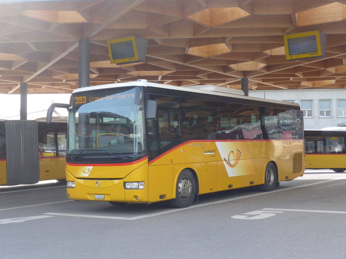 (178'974) - PostAuto Wallis - Nr. 19/VS 365'401 - Irisbus am 12. Mrz 2017 beim Bahnhof Sion