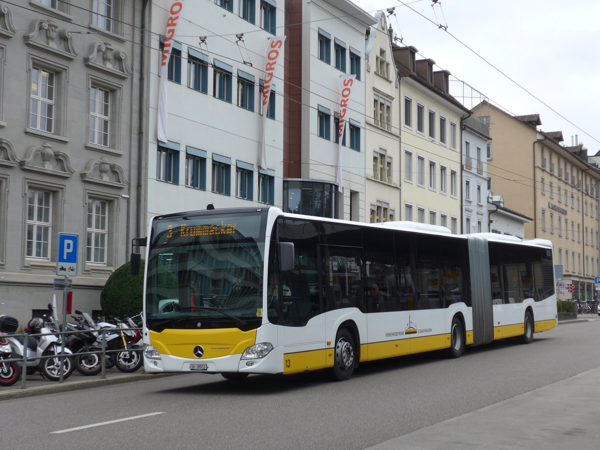 (179'032) - VBSH Schaffhausen - Nr. 13/SH 38'013 - Mercedes am 20. Mrz 2017 beim Bahnhof Schaffhausen