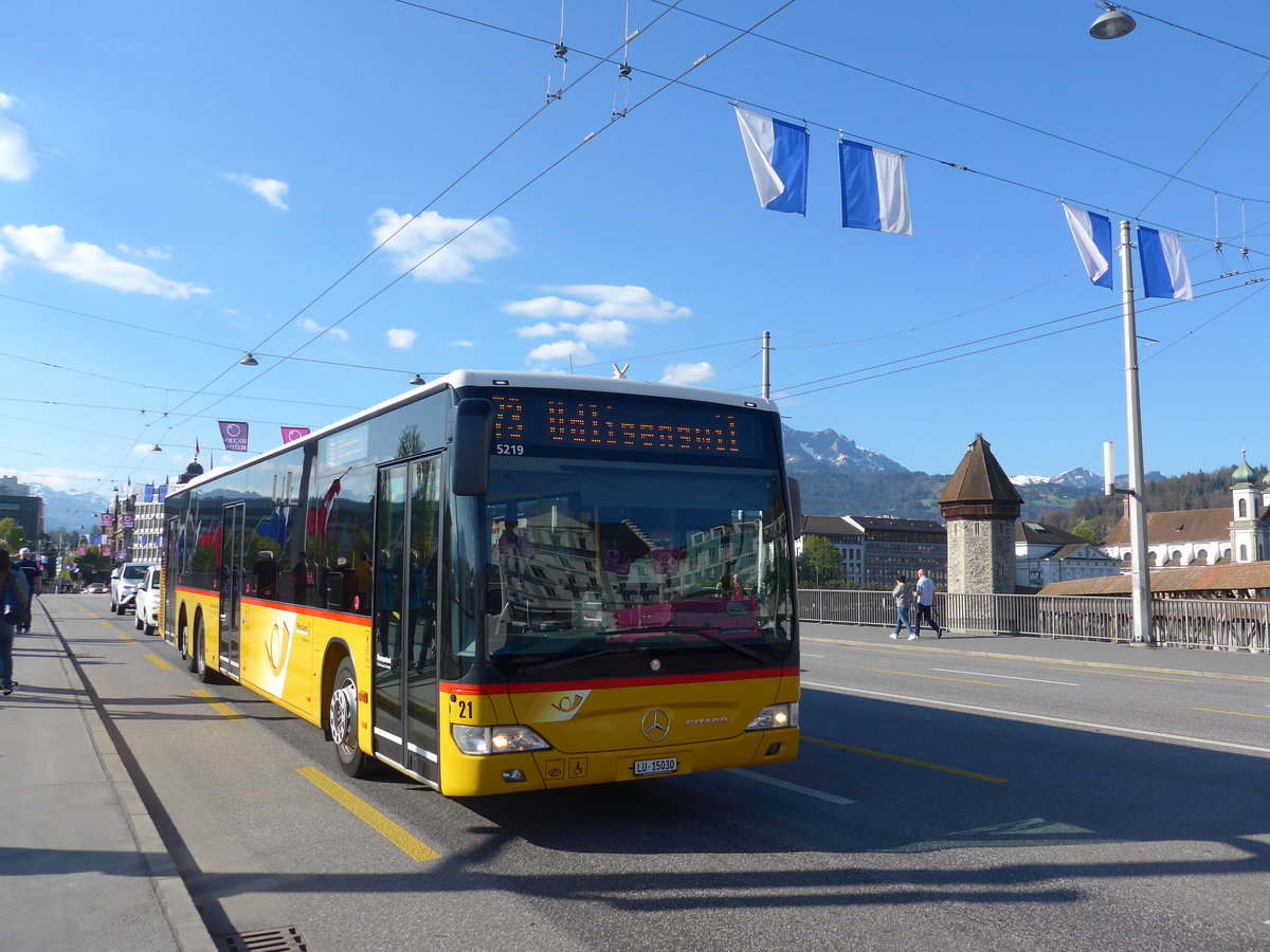 (179'398) - Bucheli, Kriens - Nr. 21/LU 15'030 - Mercedes am 10. April 2017 in Luzern, Bahnhofbrcke